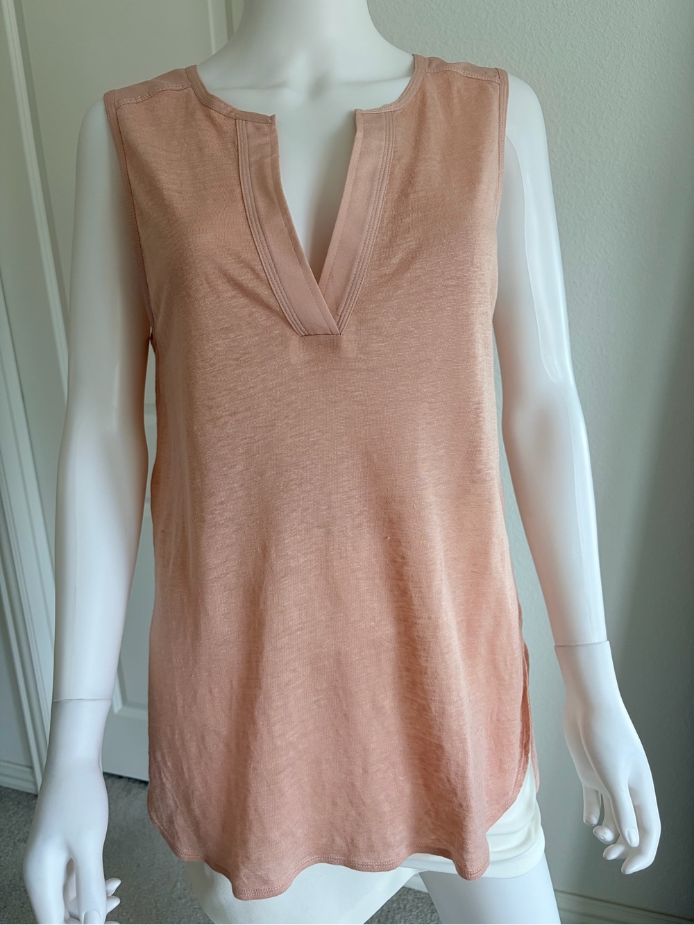 NWOT Banana Republic Linen V-Neck Tank Top in Dusty Pink Medium
